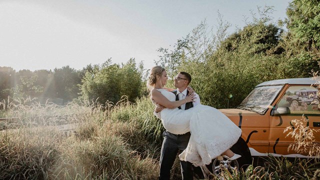 Image of wedding venue in jungle orange jeep web res